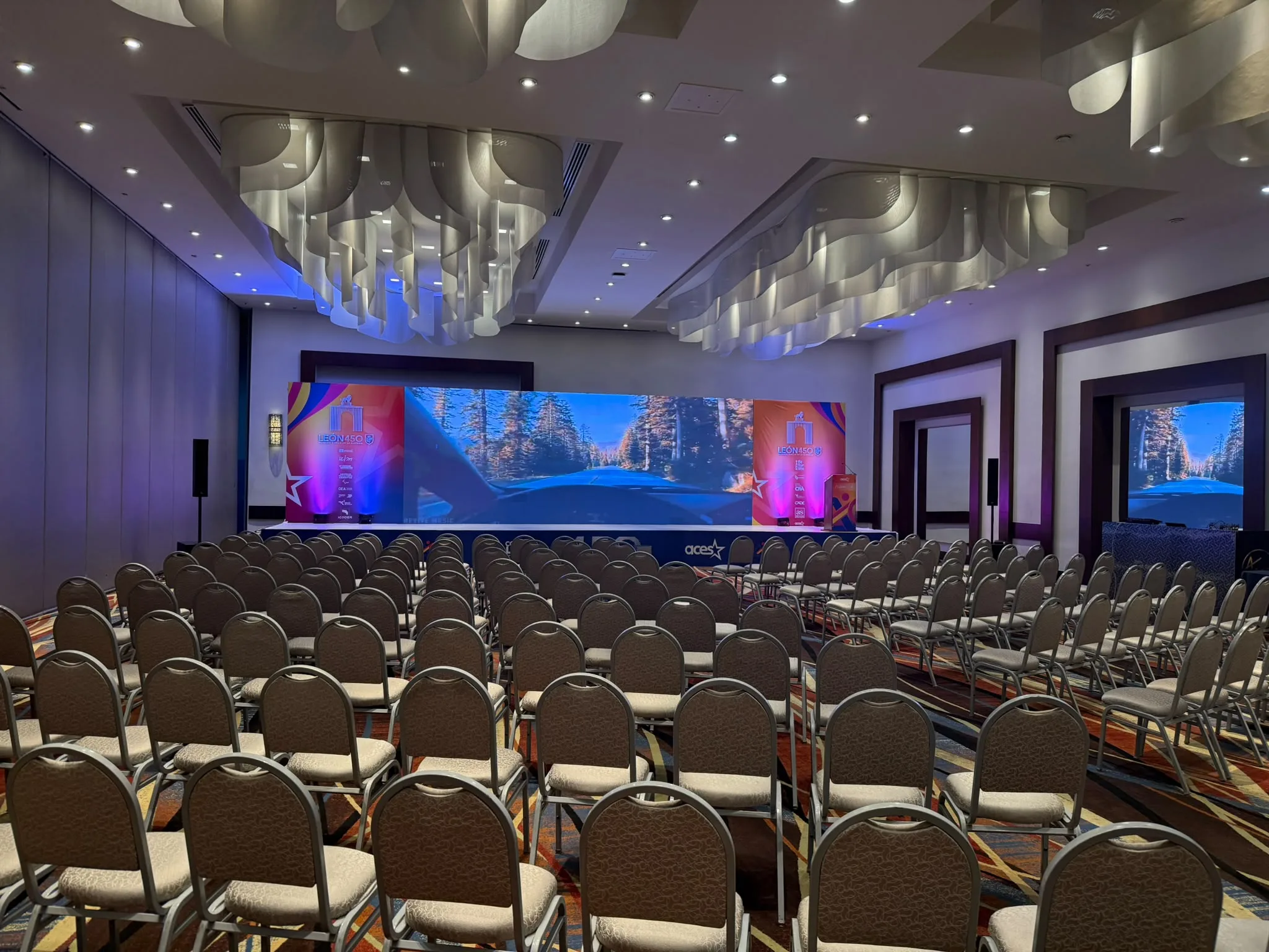 Auditorio del Foro Internacional del Deporte León 450